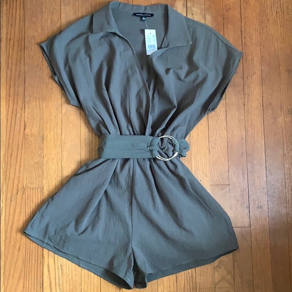 🆕 NWT- Kendall & Kylie Circle Belt Utility Romper - Picture 4 of 8